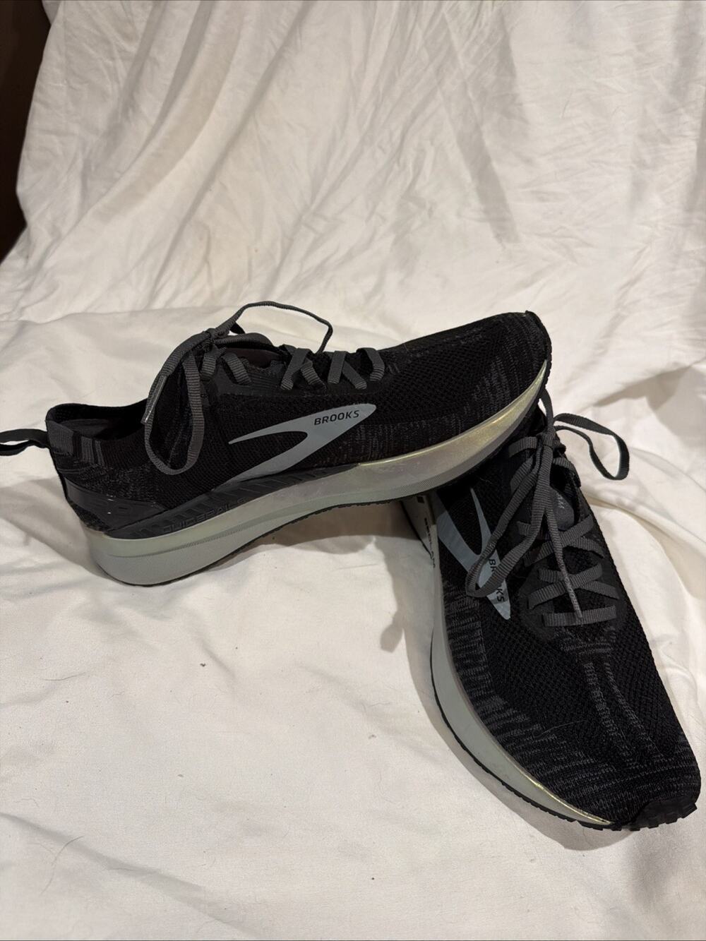 BROOKS Bedlam 3 Running Shoe Sneaker Men’s Size 8 Black Gray Laces Textile NEW